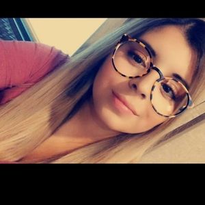 Meet your Posher, Marissa